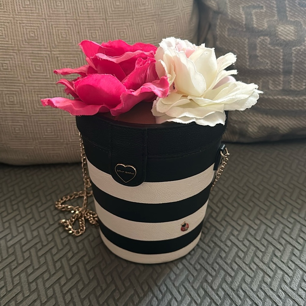 Betsey Johnson Flower pot bag- used 2 times